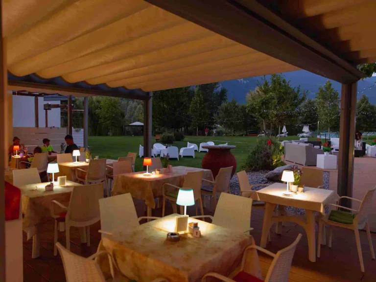 Casamia Vakanties onder de italiaanse zon Residence Costa Verde Receptie barMerengebied Iseo17