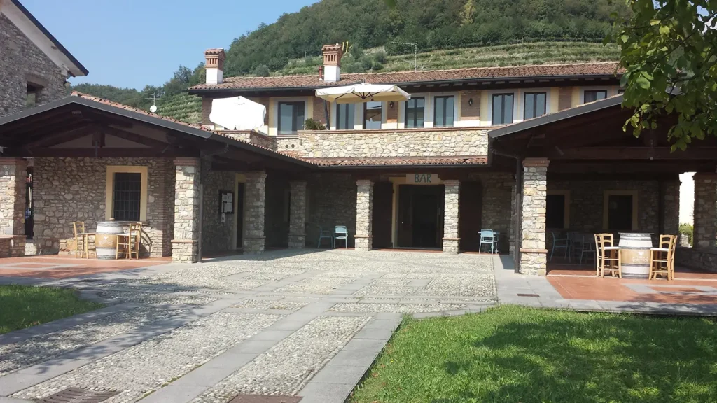 Casamia Vakanties onder de italiaanse zon Villa Gradoni Algemeenmerengebied Accommodatie02