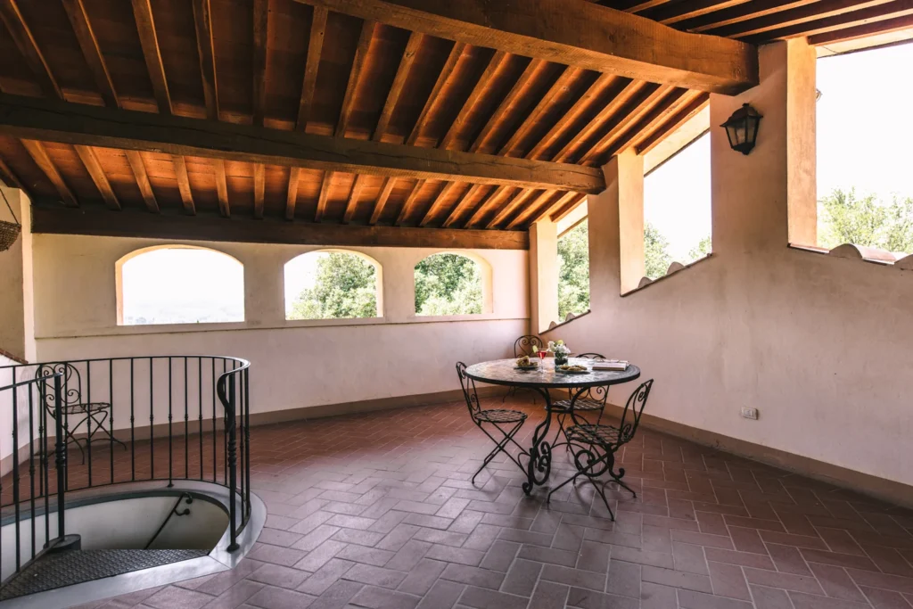 noord-toscane-tenuta-quarrata-appartement-overdekt-terras-14-casamia
