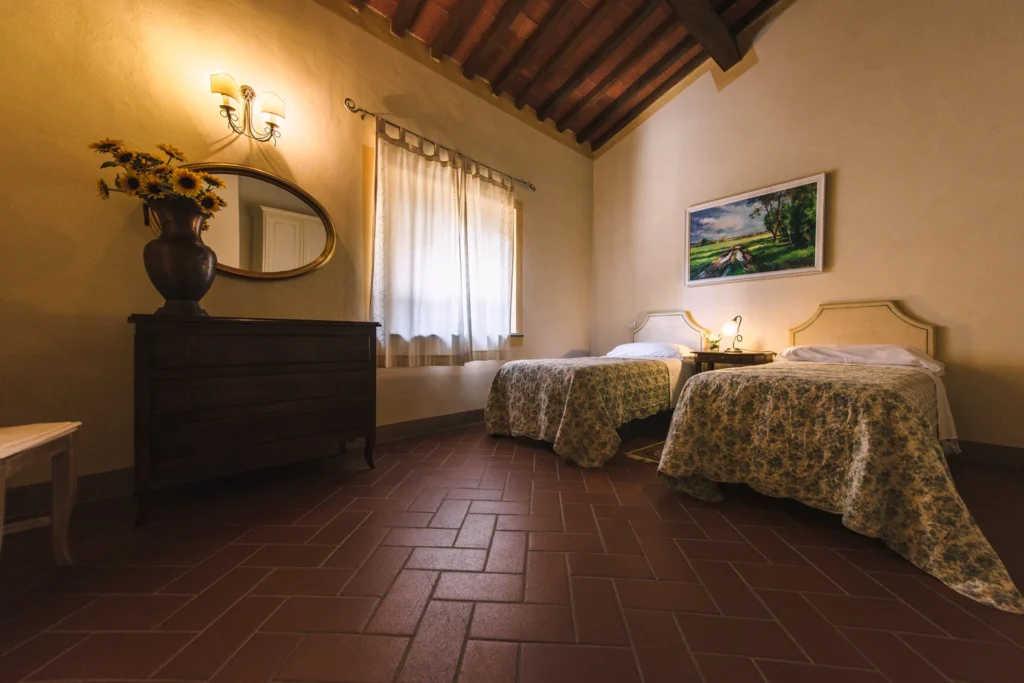 Noord toscane tenuta quarrata appartement slaapkamer met twee bedden