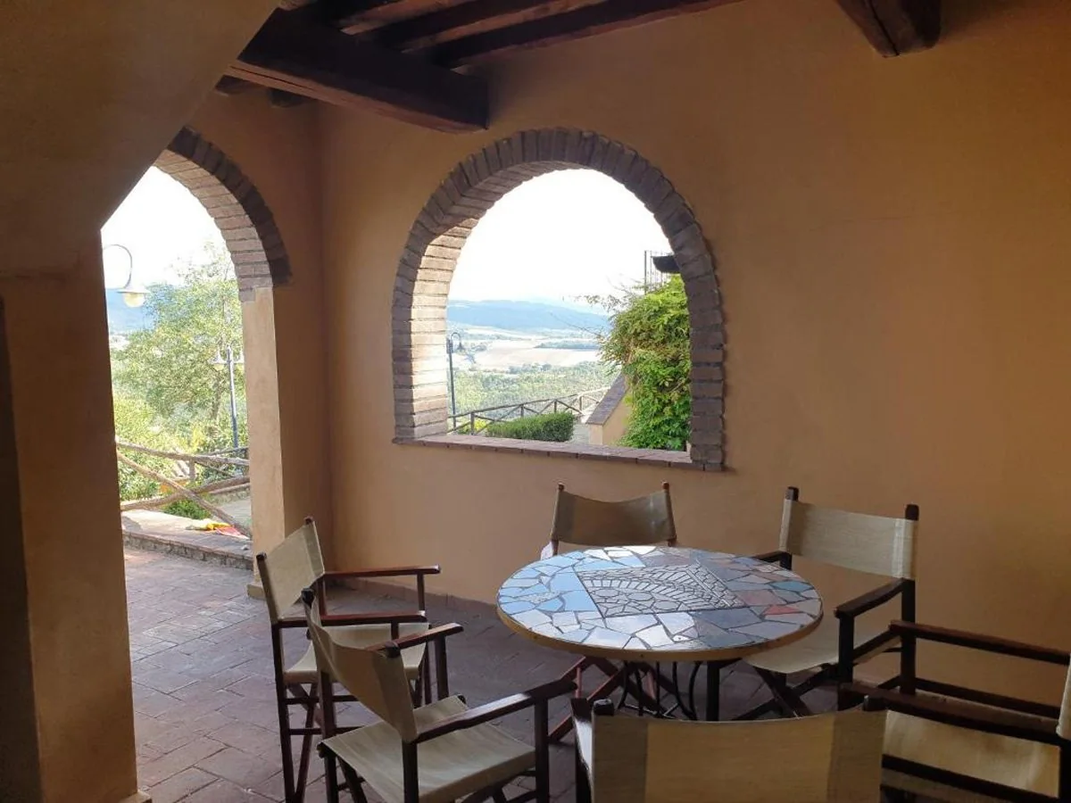 toscaanse-kust-borgo-di-montemurlo-trilocali-overdekte-veranda-met-boogramen-053-casamia