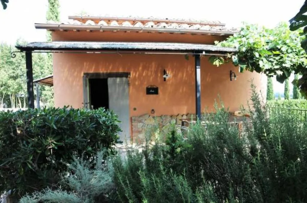 umbrie-agriturismo-le-more-appartement-iris-terras-buitenkant-05-casamia
