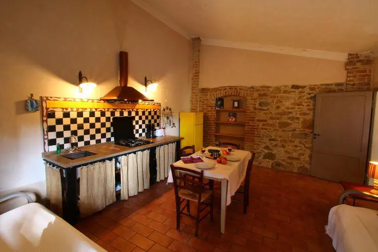 umbrie-agriturismo-le-more-appartement-rose-huiskamer-03-casamia