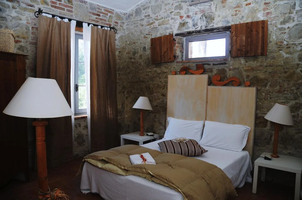 umbrie-agriturismo-le-more-appartement-rose-slaapkamer-02-casamia