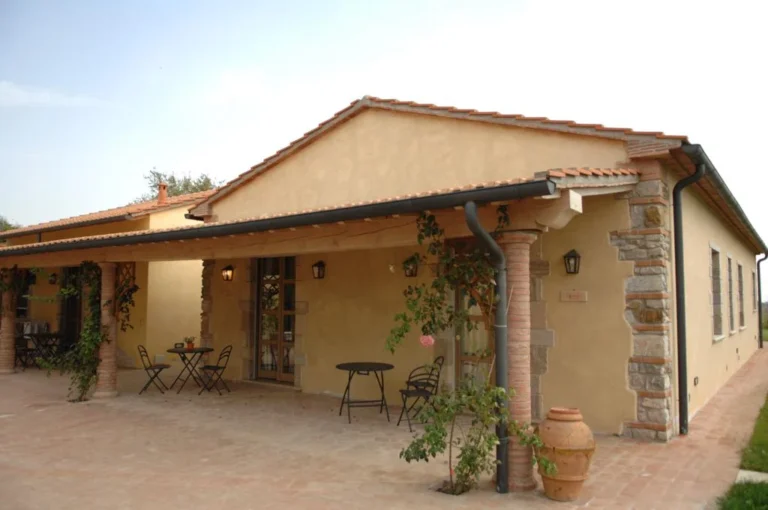 Toscaanse kust agriturismo del re gebouw terras