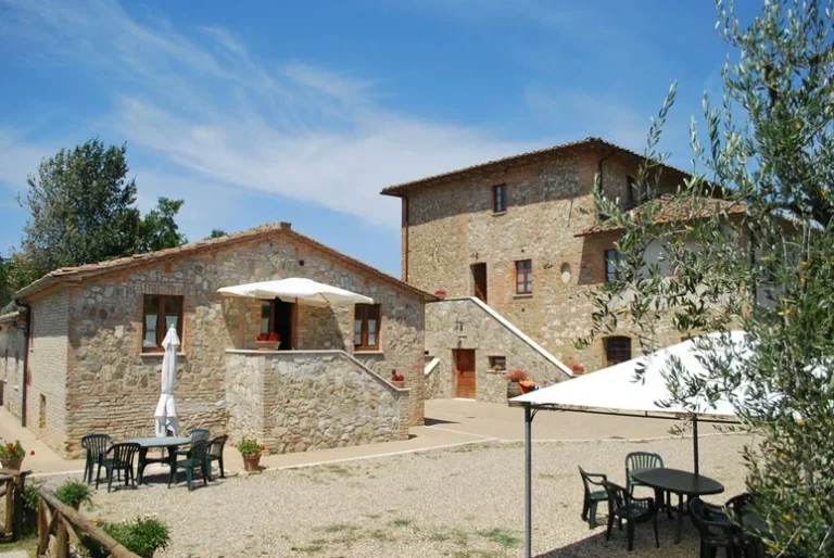 Hartje toscane agriturismo palazzetti landhuis binnenplaats