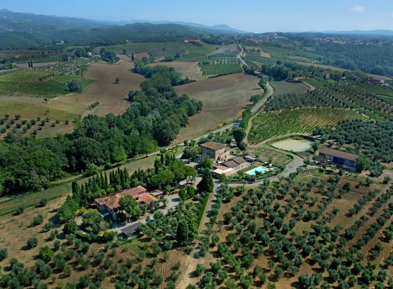 Hartje toscane agriturismo palazzetti luchtfoto landgoed