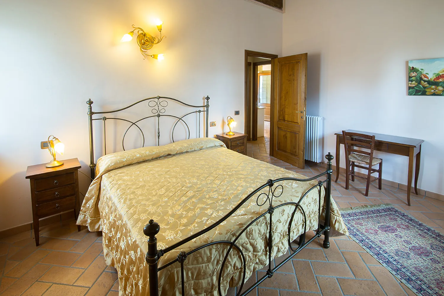 hartje-toscane-agriturismo-san-giacomo-appartement-giglio-slaapkamer-tweepersoonsbed-004-casamia