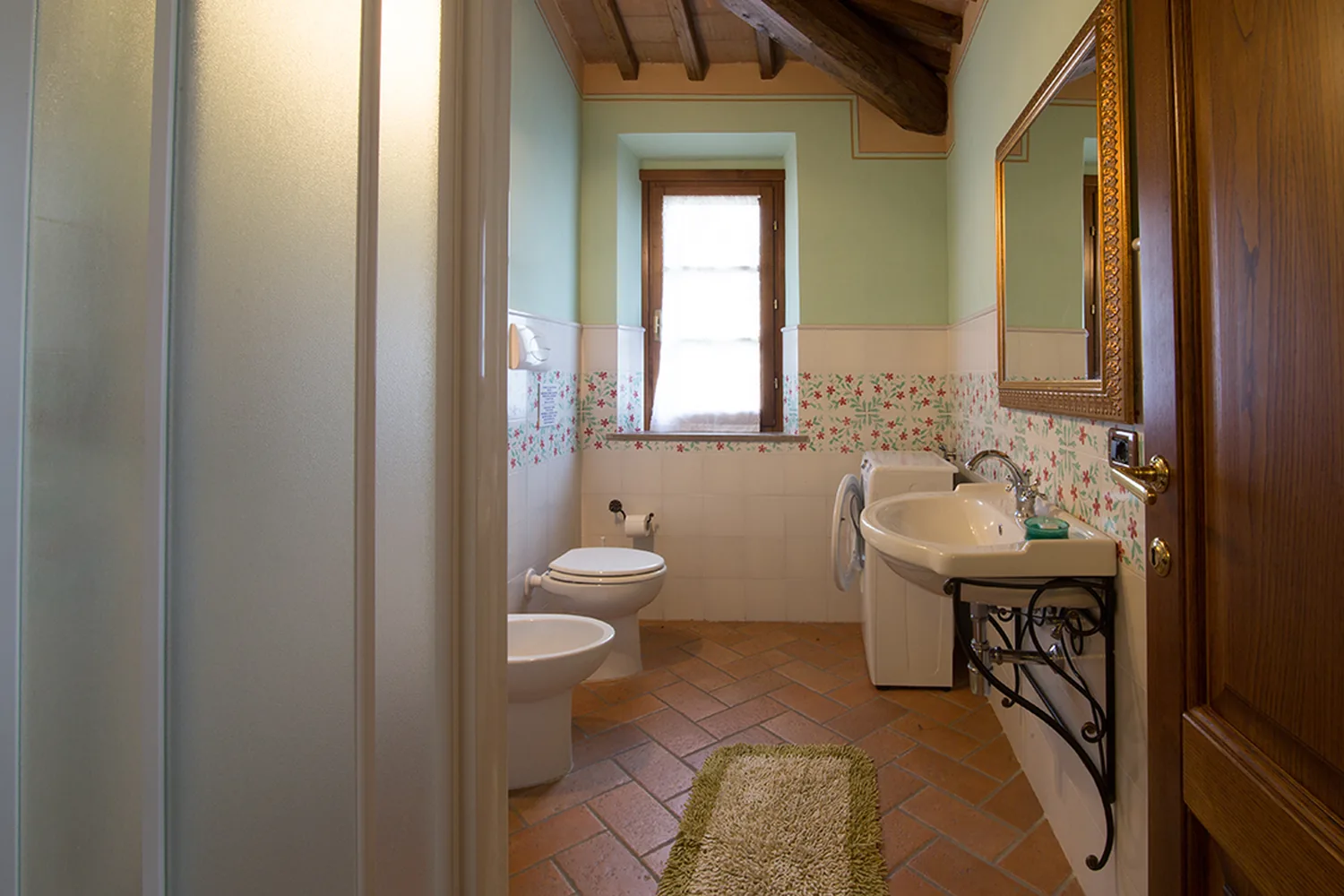 hartje-toscane-agriturismo-san-giacomo-appartement-girasole-badkamer-005-casamia