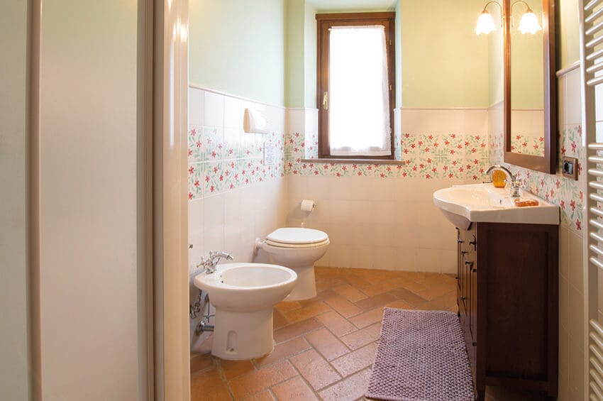 hartje-toscane-agriturismo-san-giacomo-appartement-margherita-badkamer-05-casamia