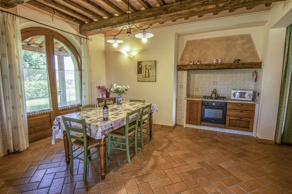 hartje-toscane-agriturismo-san-giacomo-appartement-margherita-eethoek-keuken-003-casamia