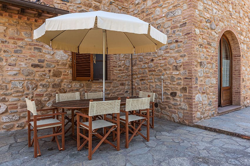 hartje-toscane-agriturismo-san-giacomo-appartement-margherita-prive-terras-02-casamia