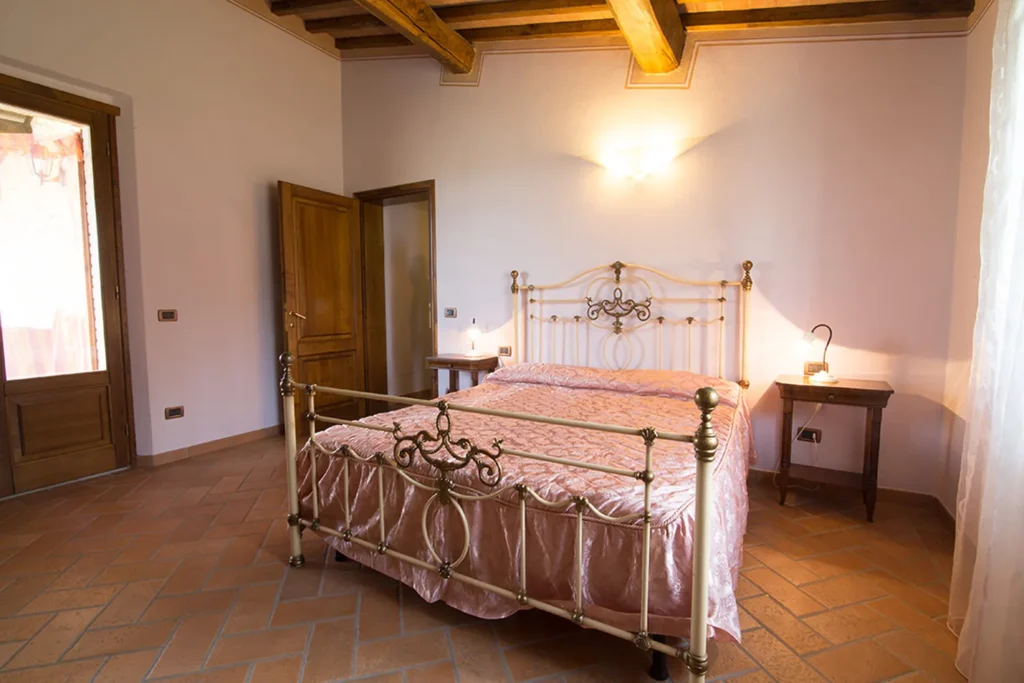 Hartje toscane agriturismo san giacomo appartement margherita slaapkamer tweepersoonsbed