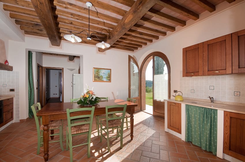 hartje-toscane-agriturismo-san-giacomo-appartement-margherita-woonkeuken-boog-15-casamia