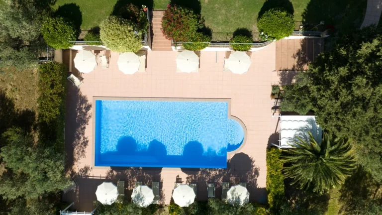 Hartje toscane agriturismo san giacomo luchtfoto zwembad