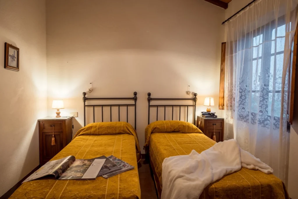 Hartje toscane borgo santinovo belvedere slaapkamer