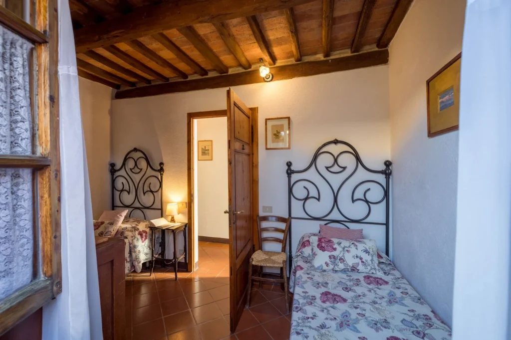 Hartje toscane borgo santinovo casa fienile slaapkamer