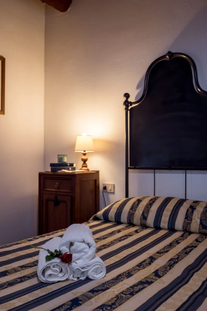 Hartje toscane borgo santinovo casa fienile slaapkamer