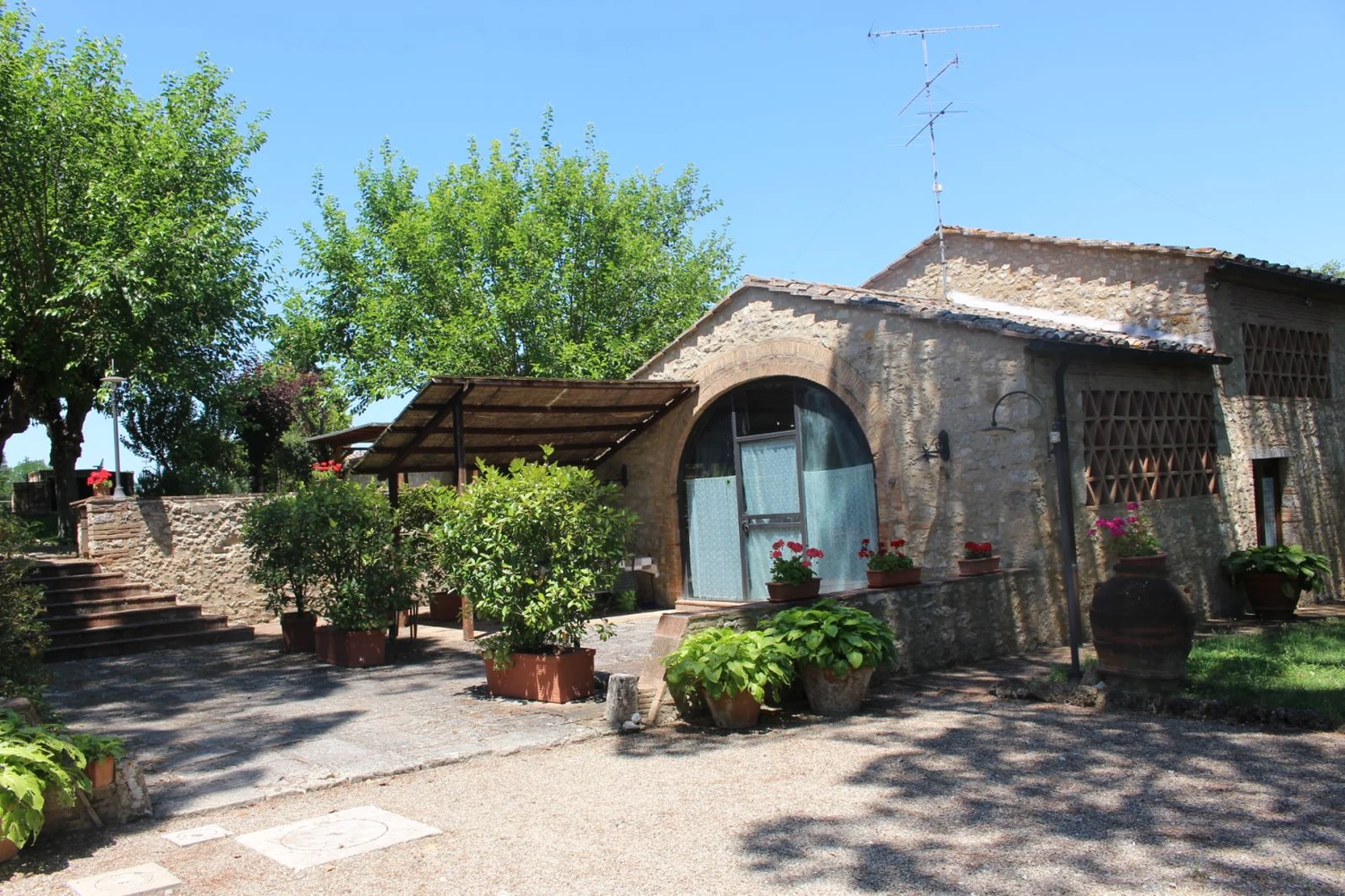 hartje-toscane-borgo-santinovo-casa-fienile-terras-en-buitenkant-587-casamia