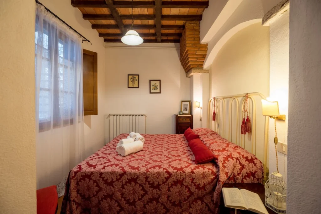 Hartje toscane borgo santinovo granaio slaapkamer