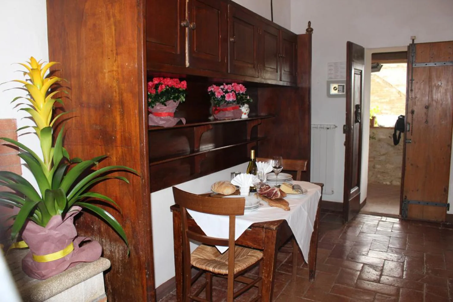 hartje-toscane-borgo-santinovo-il-caminetto-0002-casamia