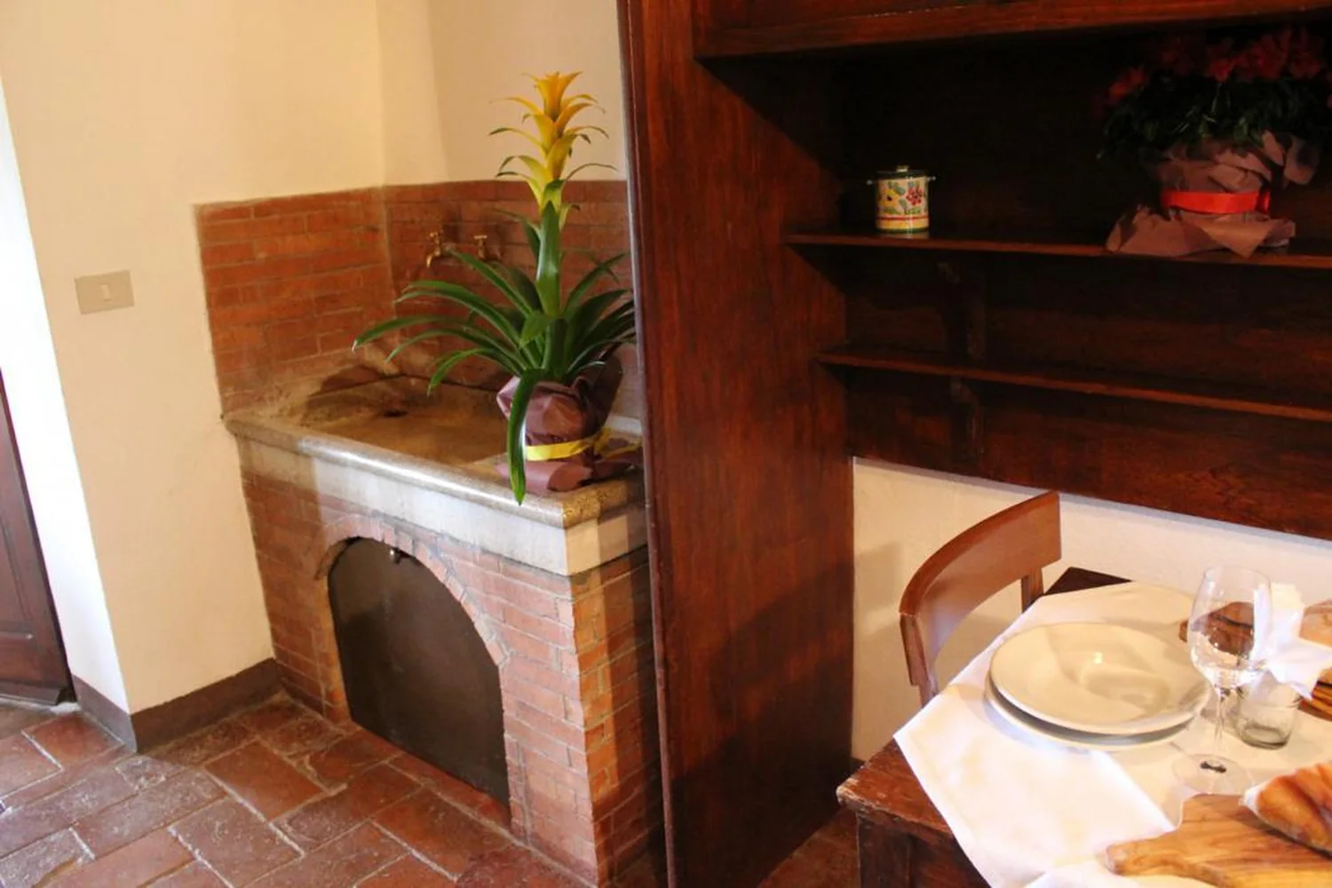 hartje-toscane-borgo-santinovo-il-caminetto-0003-casamia