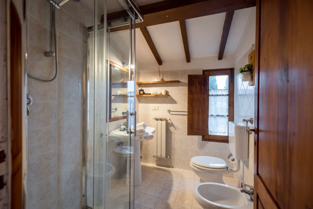 Hartje toscane borgo santinovo il caminetto badkamer