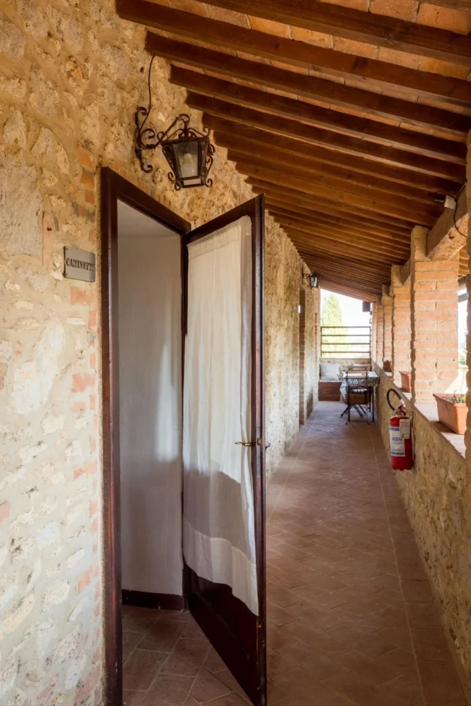 Hartje toscane borgo santinovo il caminetto terras en buitenkant
