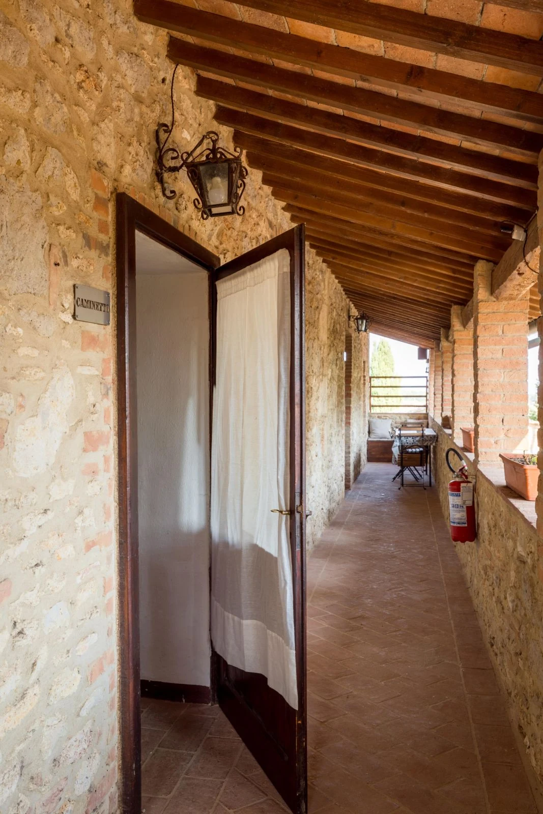 hartje-toscane-borgo-santinovo-il-caminetto-terras-en-buitenkant-611-casamia