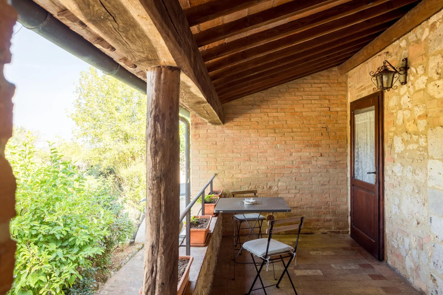 hartje-toscane-borgo-santinovo-il-caminetto-terras-en-buitenkant-616-casamia