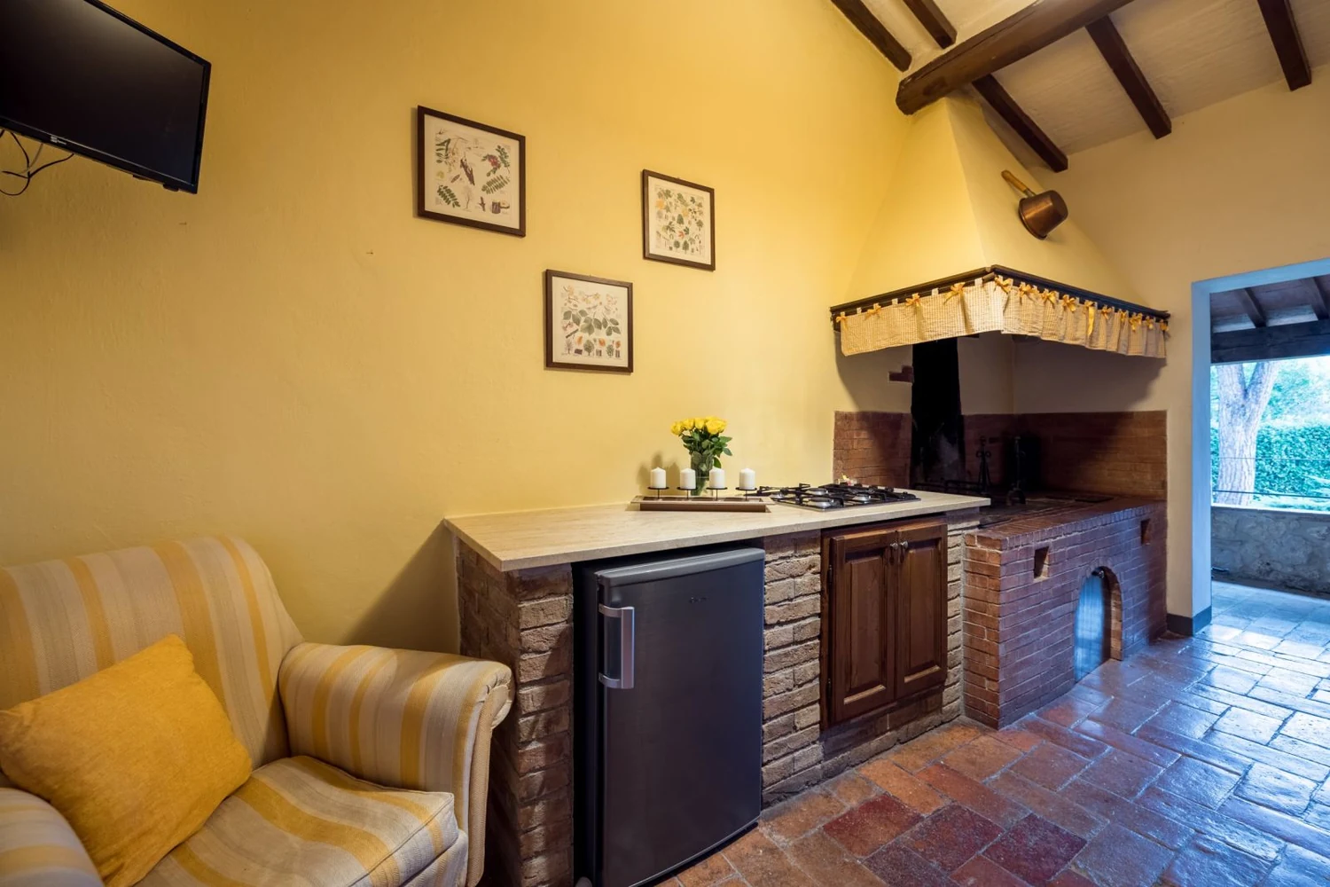 hartje-toscane-borgo-santinovo-il-caminetto-woonkamer-en-keuken-606-casamia
