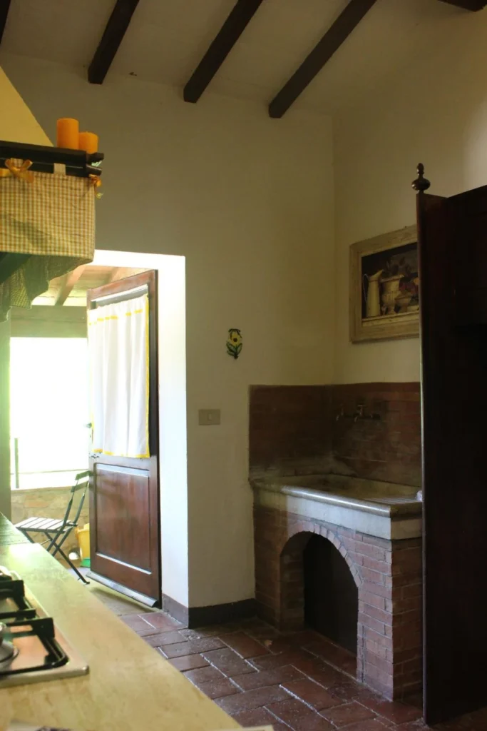 hartje-toscane-borgo-santinovo-il-caminetto-woonkamer-en-keuken-620-casamia