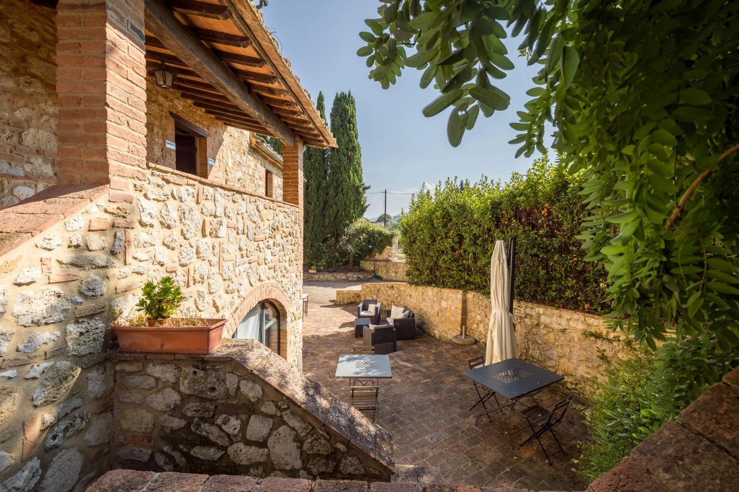hartje-toscane-borgo-santinovo-loggiatino-1-loggiatino-2-terras-en-buitenkant-402-casamia