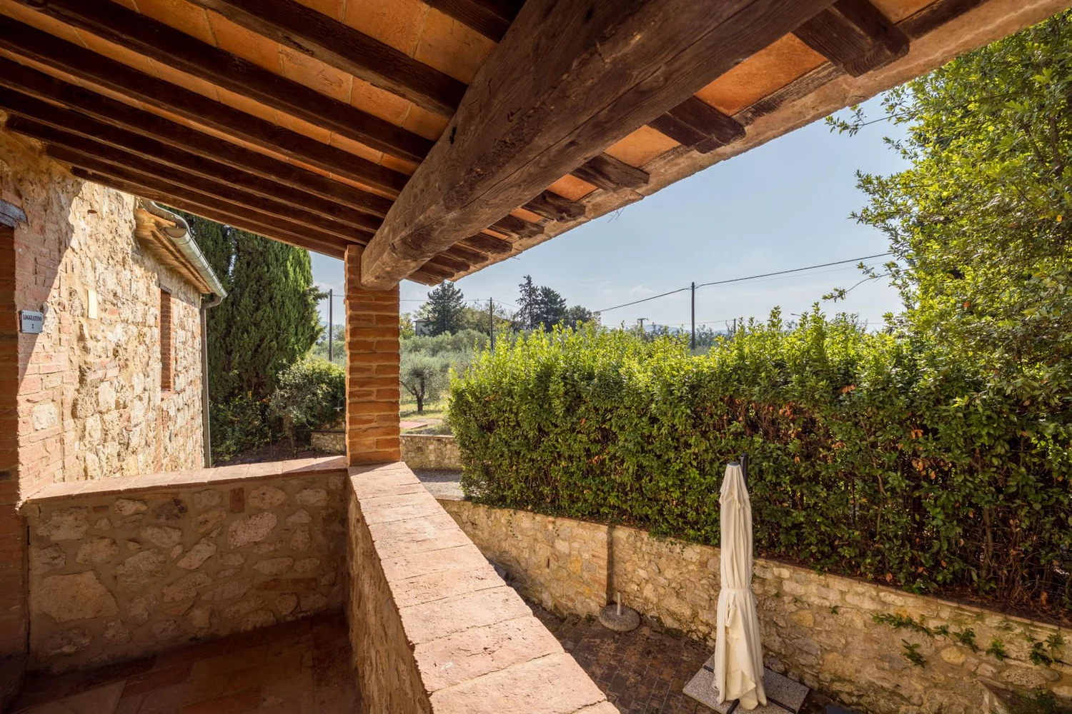 hartje-toscane-borgo-santinovo-loggiatino-1-loggiatino-2-terras-en-buitenkant-403-casamia