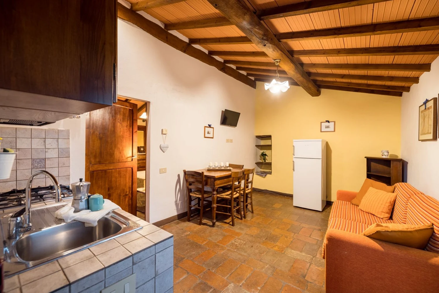 hartje-toscane-borgo-santinovo-loggiatino-2-woonkamer-en-keuken-418-casamia