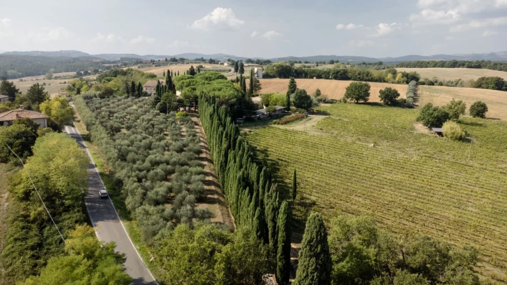 Hartje toscane borgo santinovo luchtfoto landgoed