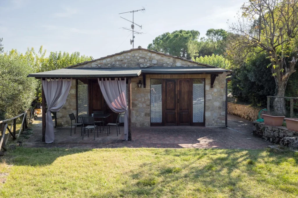 hartje-toscane-borgo-santinovo-pergola-terras-en-buitenkant-554-casamia