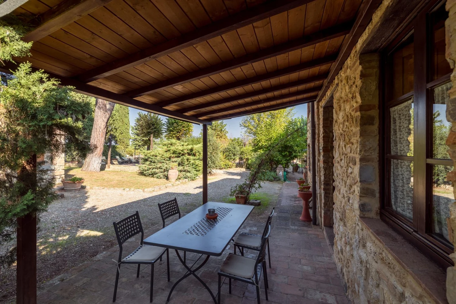 hartje-toscane-borgo-santinovo-soppalco-terras-en-buitenkant-446-casamia