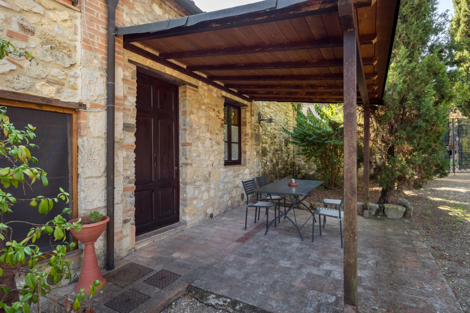 hartje-toscane-borgo-santinovo-soppalco-terras-en-buitenkant-447-casamia