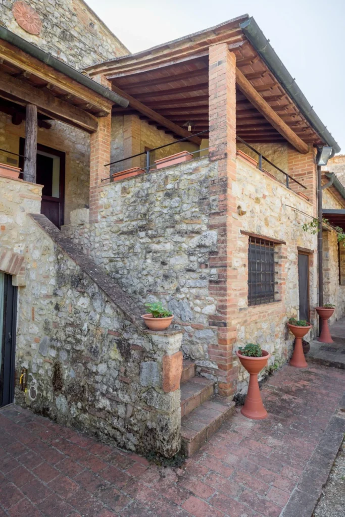 hartje-toscane-borgo-santinovo-torrino-terras-en-buitenkant-500-casamia