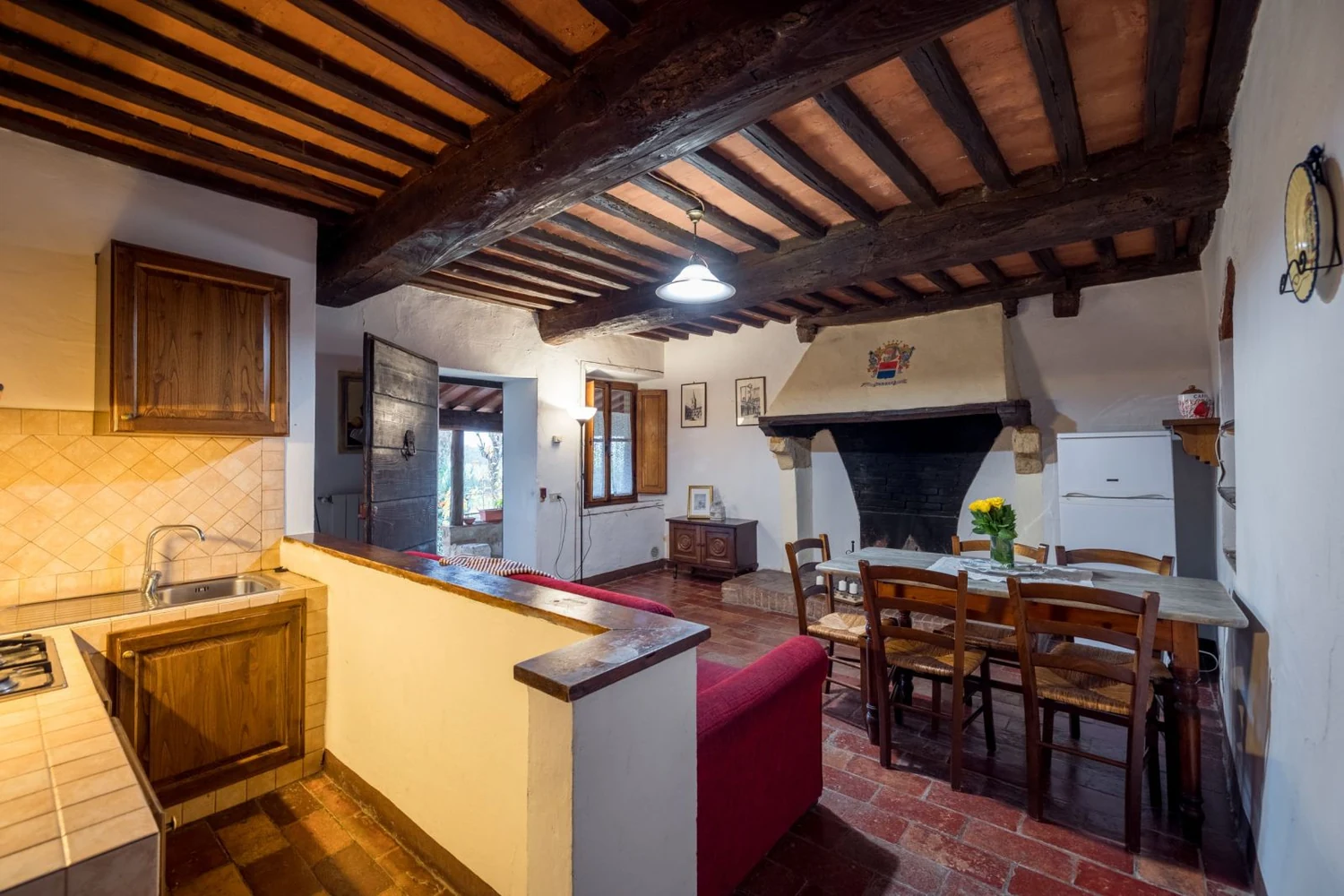 hartje-toscane-borgo-santinovo-torrino-woonkamer-en-keuken-491-casamia