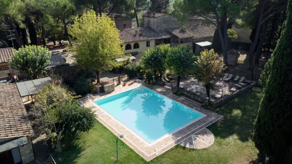 Hartje toscane borgo santinovo zwembad en tuin