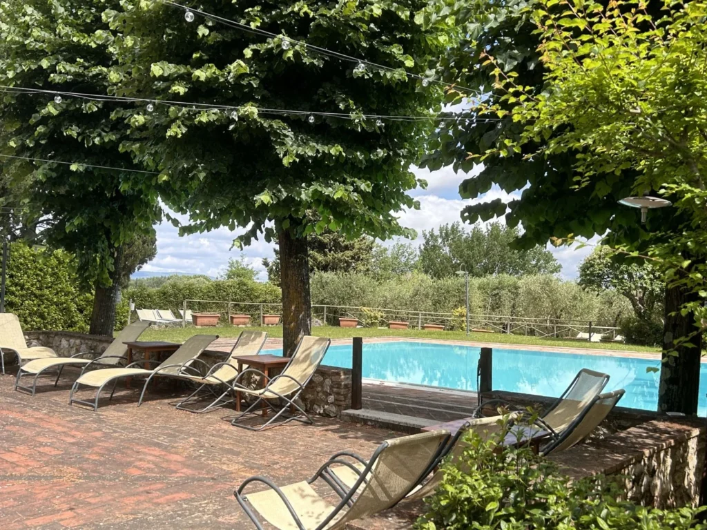 Hartje toscane borgo santinovo zwembad en tuin