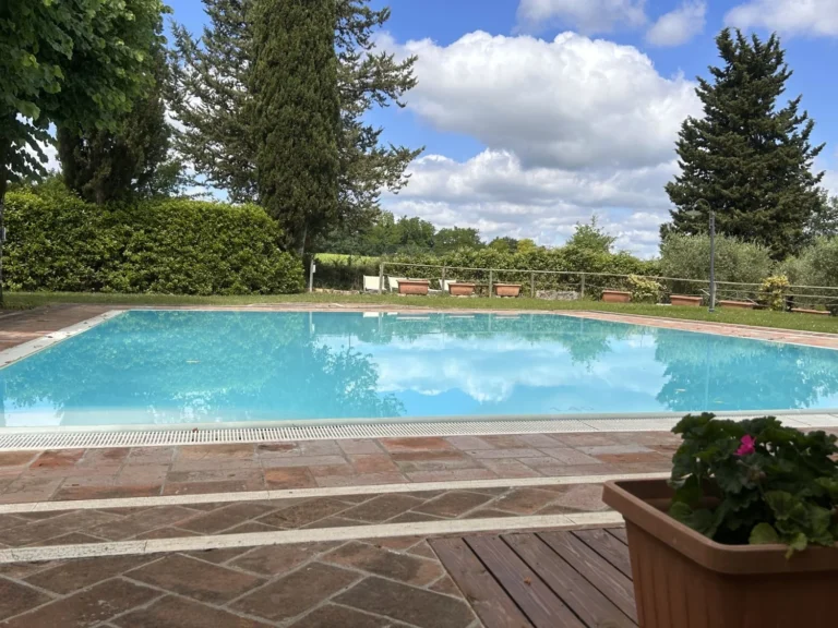 Hartje toscane borgo santinovo zwembad en tuin