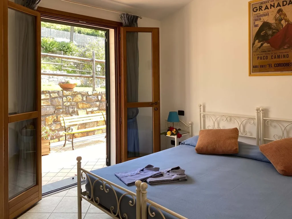 Liguria agriturismo benza casa banano slaapkamer terras