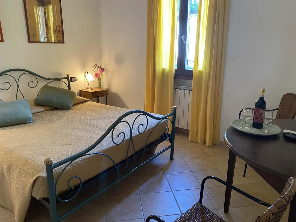 Liguria agriturismo benza casa ciliegio slaapkamer