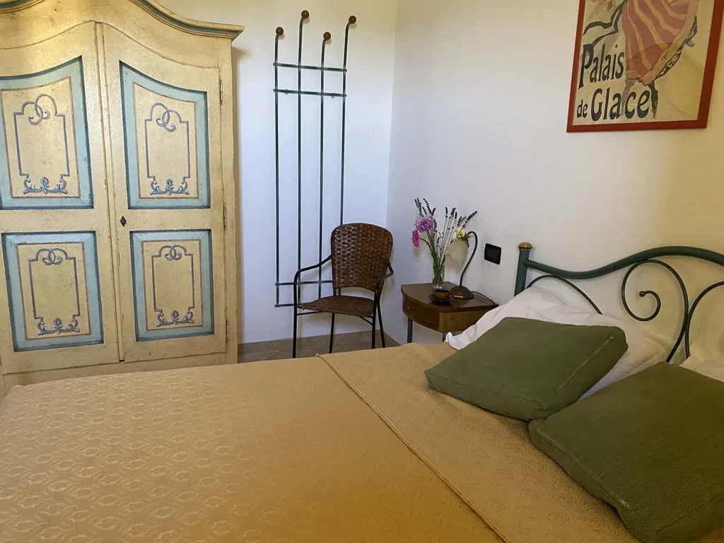 Liguria agriturismo benza casa ciliegio slaapkamer kast