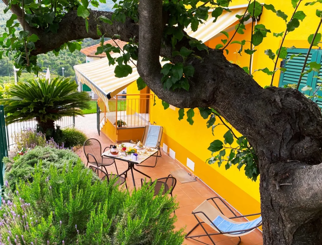 Liguria agriturismo benza casa mimosa terras luchtfoto