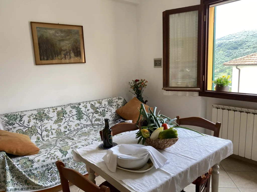 Liguria agriturismo benza casa mimosa woonkamer