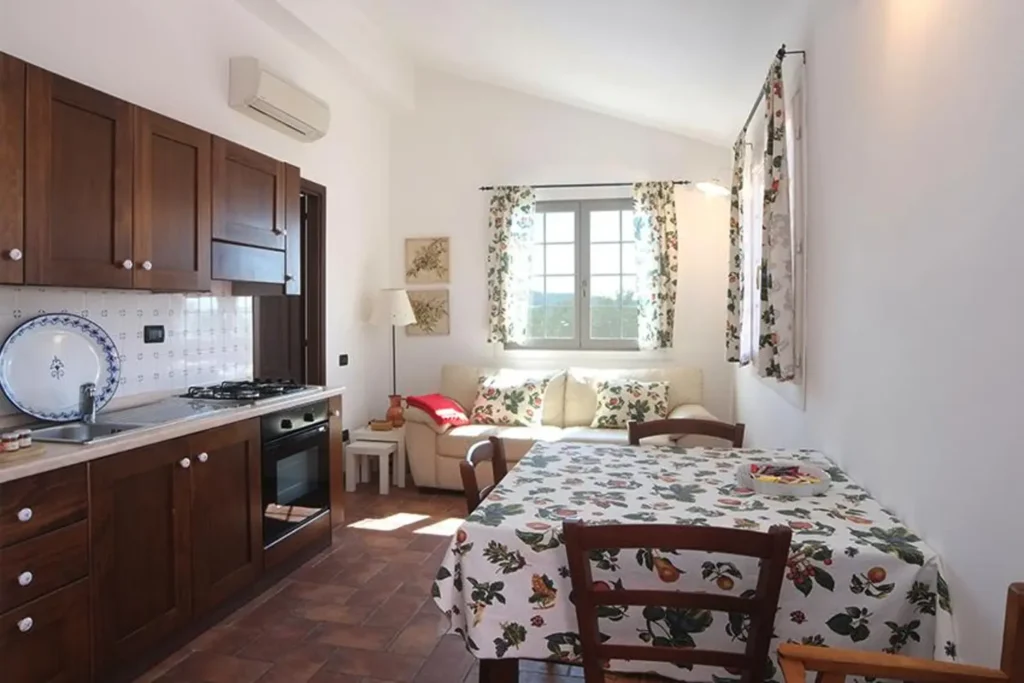 liguria-agriturismo-bianchi-appartement-keuken-eethoek-01-casamia